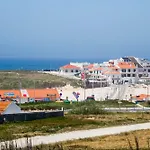 Ocean Two & Three Apartamento